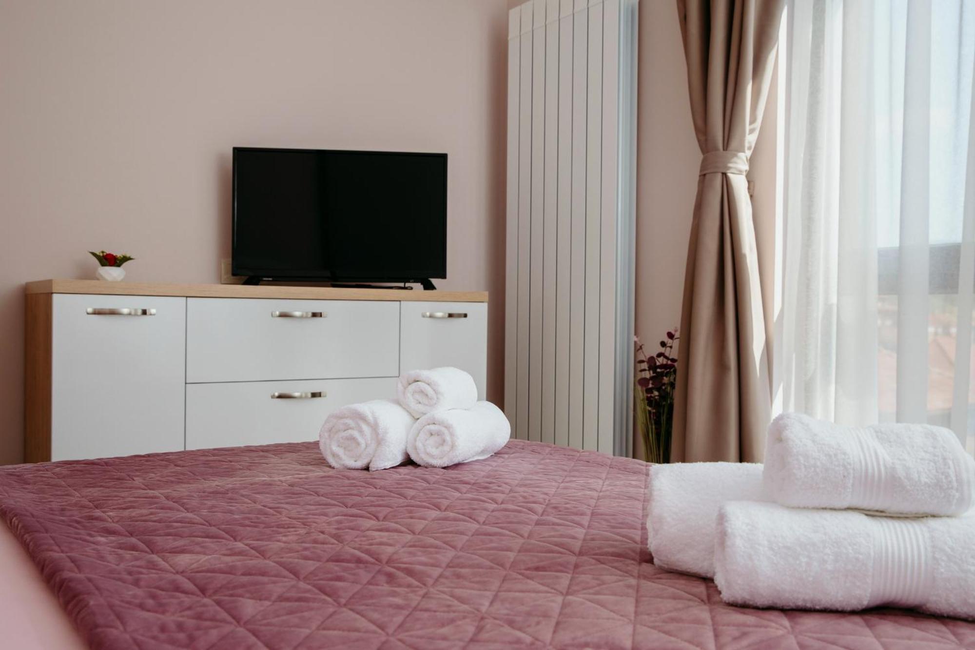 Rose Valley Apartment Казанлък Екстериор снимка
